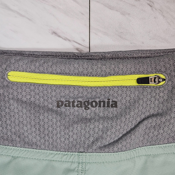Patagonia Womens XL Strider Pro Shorts 2.5 Green Brief Liner Trail Running 24656 - Picture 13 of 16